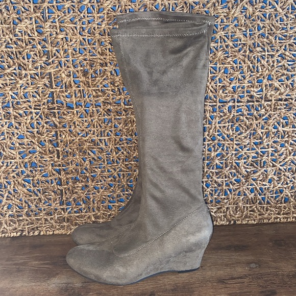 NINE WEST SUEDE BOOTS SZ 6.5 women’s shoes like new - Picture 1 of 7
